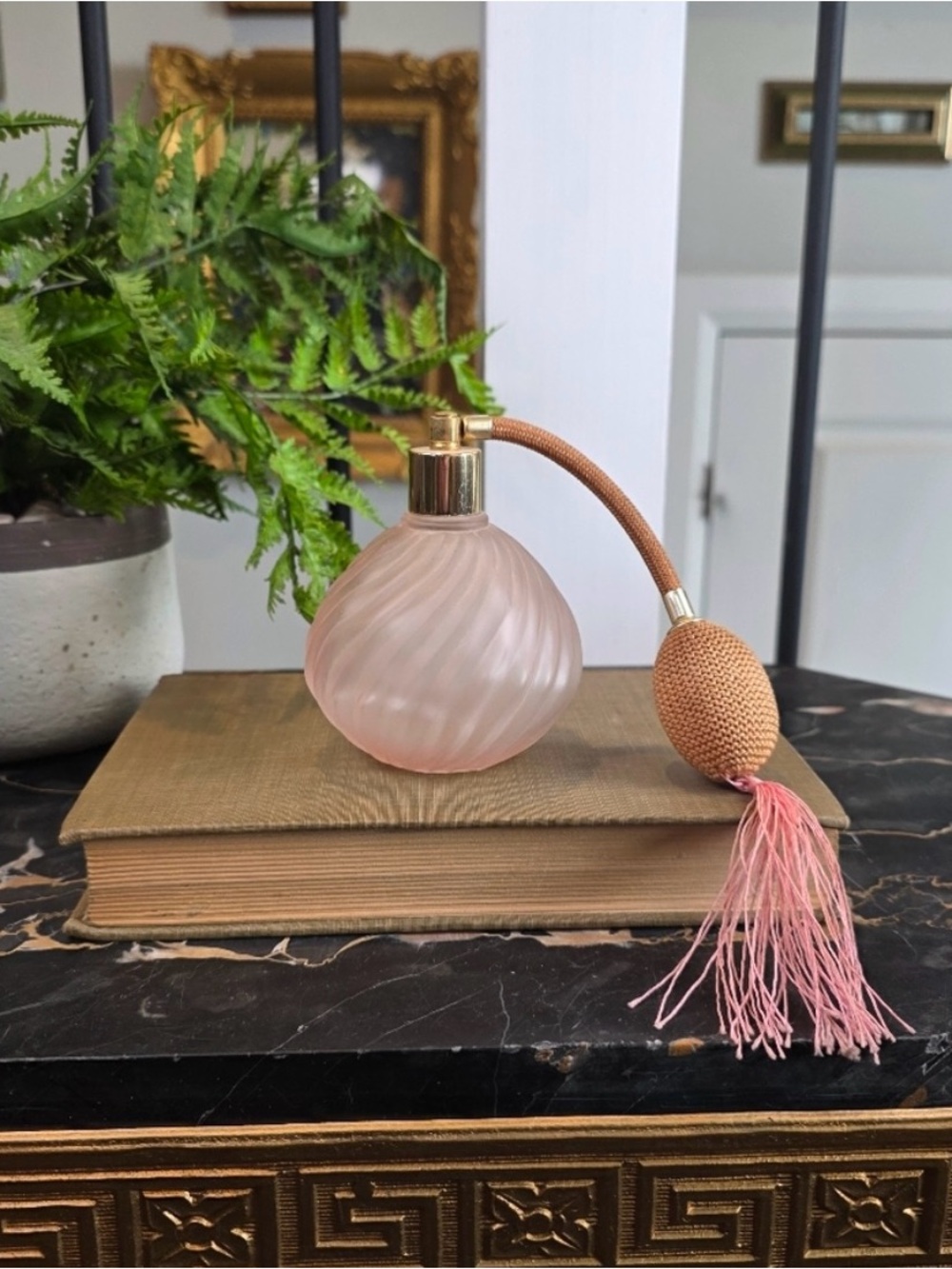 DeVILBISS PINK GLASS ATOMIZER PERFUME BOTTLE WITH TASSEL